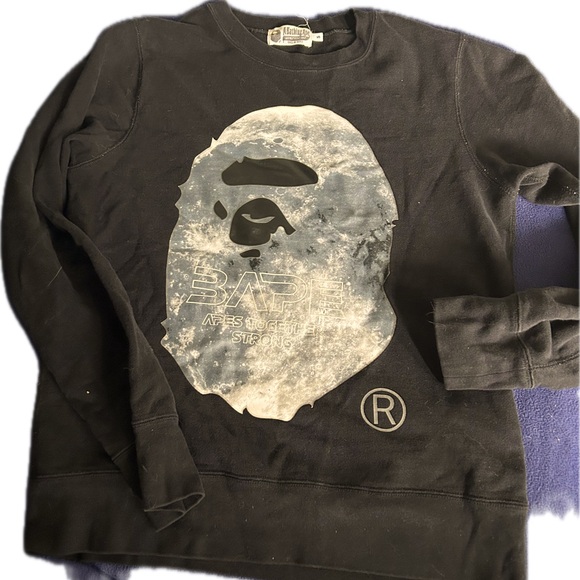 CREW NECK SWEATER // A bathing ape // S - Picture 1 of 3